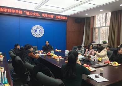 //rihanwm.com/__local/8/89/A8/DCD527241FB191CF7420179D1DB_80D57932_2D504.jpg